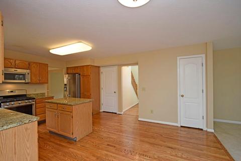 2626 Streamside Ct, Cincinnati, OH 45230 photo 9