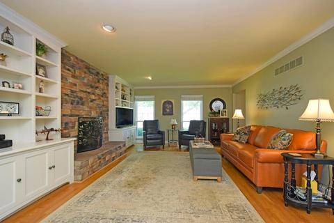 8375 Crosspointe Dr, Cincinnati, OH 45255 photo 5