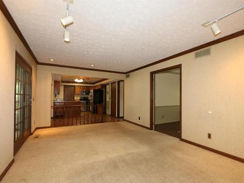 767 Viewcrest Ct, Cincinnati, OH 45231 photo 3