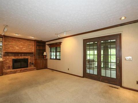 767 Viewcrest Ct, Cincinnati, OH 45231 photo 2