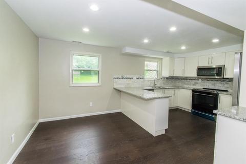 7315 Commonwealth Dr, Cincinnati, OH 45224 photo 8