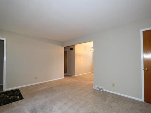 1122 Murkett Ct, Cincinnati, OH 45231 photo 4