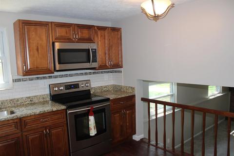 2586 Willowspring Ct, Cincinnati, OH 45231 photo 3