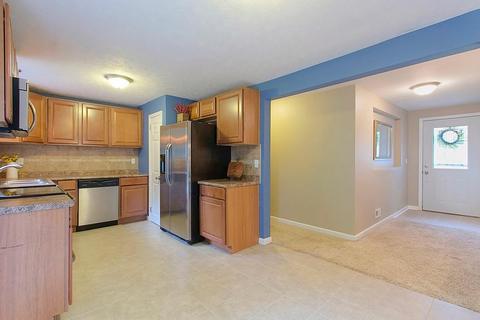 3832 Crescent Dr, Cincinnati, OH 45245 photo 7