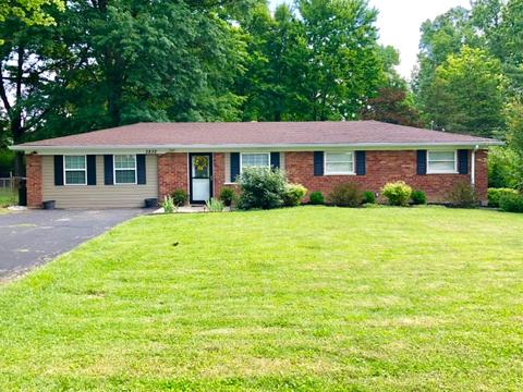 3832 Crescent Dr, Cincinnati, OH 45245 photo 1
