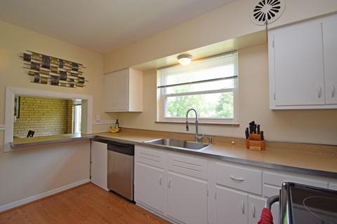 6713 Devonwood Dr, Cincinnati, OH 45224 photo 9