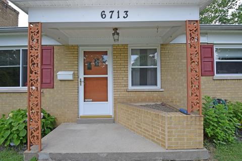 6713 Devonwood Dr, Cincinnati, OH 45224 photo 2