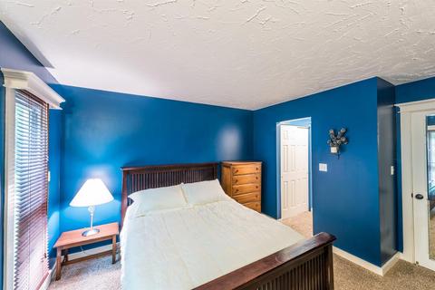 5641 Sheed Rd, Cincinnati, OH 45247 photo 9