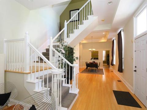 210 Oak St, Cincinnati, OH 45219 photo 2