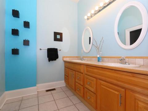 210 Oak St, Cincinnati, OH 45219 photo 17
