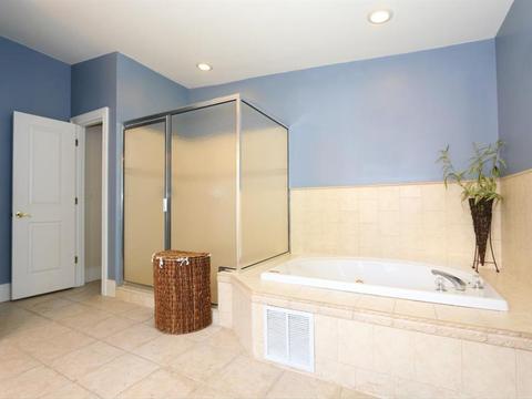 210 Oak St, Cincinnati, OH 45219 photo 14