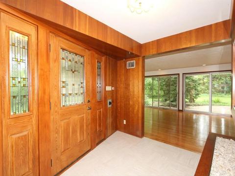 8517 Cavalier Dr, Cincinnati, OH 45231 photo 4