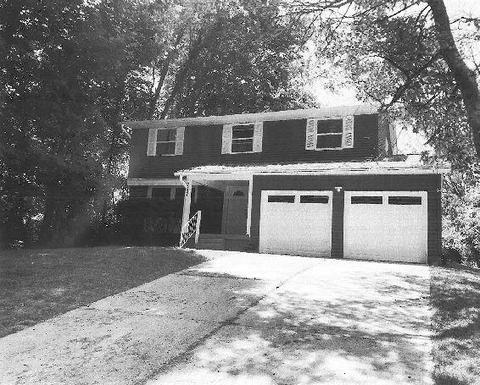 9231 Bluegate Dr, Cincinnati, OH 45231 photo 1