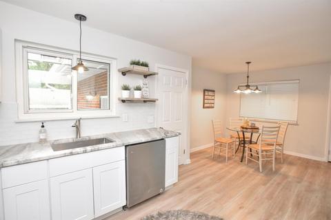 8595 Donegal Dr, Cincinnati, OH 45236 photo 7