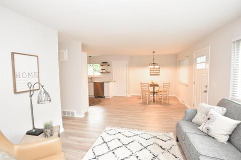 8595 Donegal Dr, Cincinnati, OH 45236 photo 4