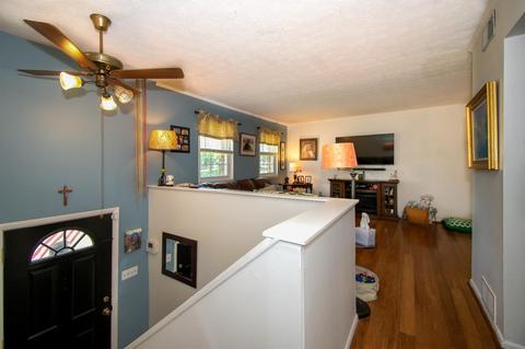 741 Miles Ln, Cincinnati, OH 45245 photo 6