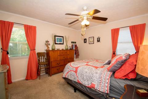 741 Miles Ln, Cincinnati, OH 45245 photo 16