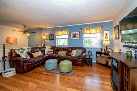 741 Miles Ln, Cincinnati, OH 45245 photo 8