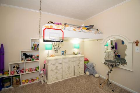 741 Miles Ln, Cincinnati, OH 45245 photo 22