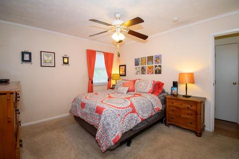 741 Miles Ln, Cincinnati, OH 45245 photo 17