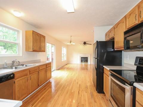 828 Wingate Dr, Cincinnati, OH 45245 photo 8