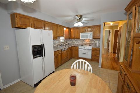 9198 Ranchill Dr, Cincinnati, OH 45231 photo 5