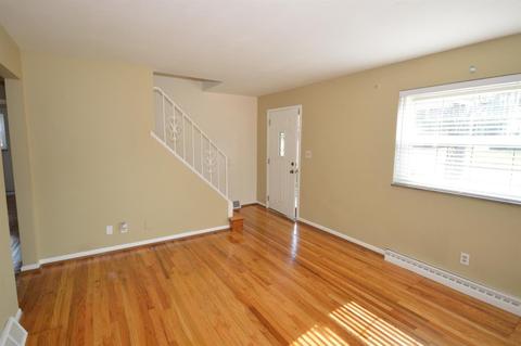 9198 Ranchill Dr, Cincinnati, OH 45231 photo 3