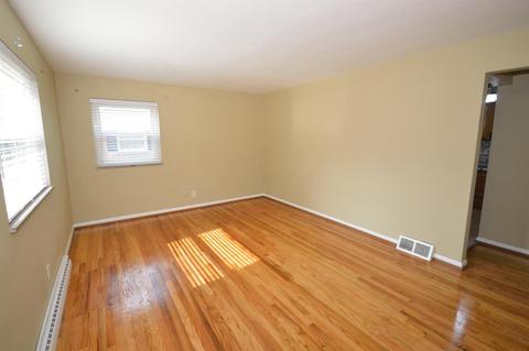 9198 Ranchill Dr, Cincinnati, OH 45231 photo 4
