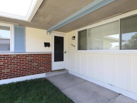 11950 Algiers Dr, Cincinnati, OH 45246 photo 2