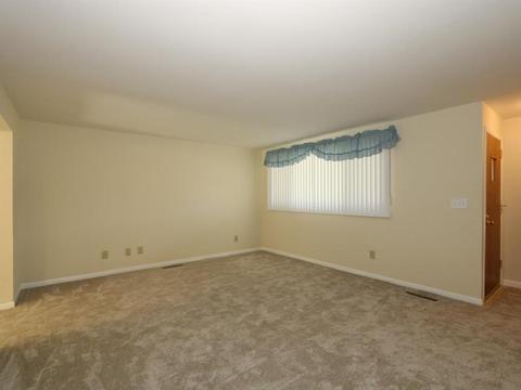 11950 Algiers Dr, Cincinnati, OH 45246 photo 3