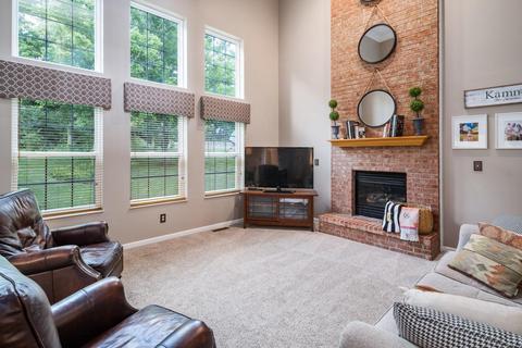 4589 Hampton Pointe Dr, Cincinnati, OH 45248 photo 8