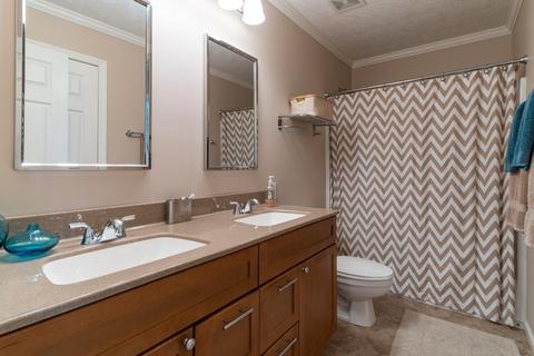 4589 Hampton Pointe Dr, Cincinnati, OH 45248 photo 17