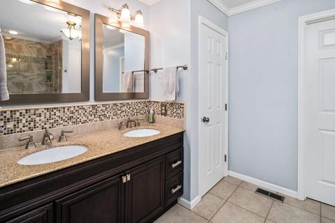 4589 Hampton Pointe Dr, Cincinnati, OH 45248 photo 12
