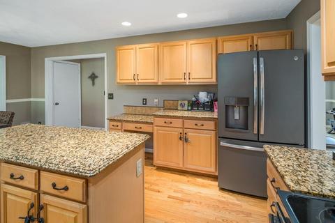 4589 Hampton Pointe Dr, Cincinnati, OH 45248 photo 7