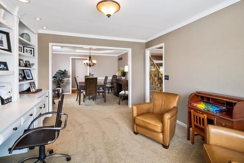 4589 Hampton Pointe Dr, Cincinnati, OH 45248 photo 4