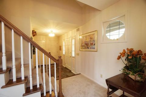 5529 Foxrun Ct, Cincinnati, OH 45239 photo 3