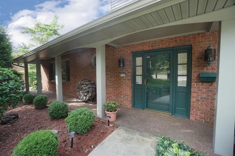 5529 Foxrun Ct, Cincinnati, OH 45239 photo 2