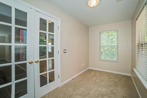 2532 Riverside Dr, Cincinnati, OH 45202 photo 9