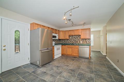 2532 Riverside Dr, Cincinnati, OH 45202 photo 3