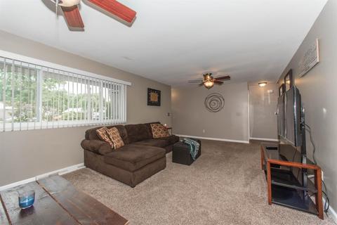 9 January Ct, Greenhills, OH 45218 photo 4