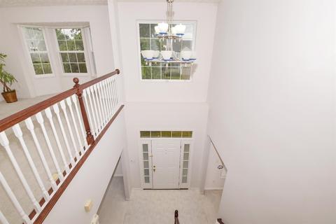 525 Park Pl, Cincinnati, OH 45244 photo 3