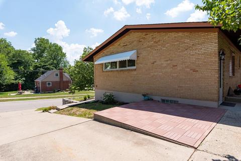 8607 Tralee Ct, Cincinnati, OH 45236 photo 3