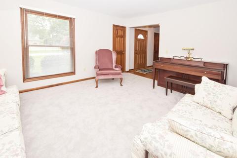 4911 Pine Needle Ct, Cincinnati, OH 45244 photo 3