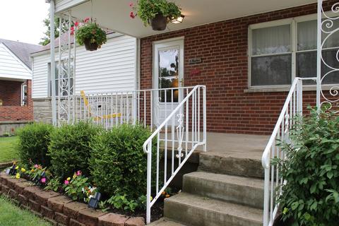 1155 Cherevilla Ln, Cincinnati, OH 45238 photo 2