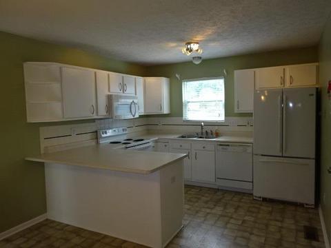 689 Mockingbird Ln, Cincinnati, OH 45244 photo 3