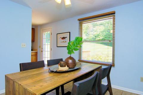 5582 Bluepine Dr, Cincinnati, OH 45247 photo 7
