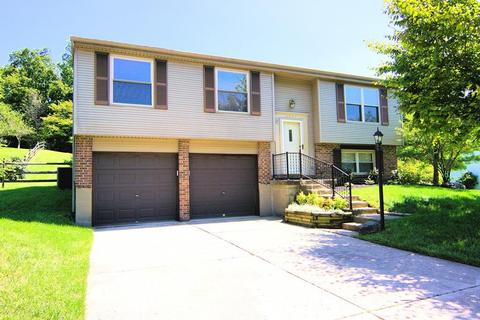 5582 Bluepine Dr, Cincinnati, OH 45247 photo 1