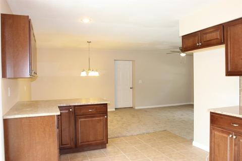 604 Mercury Dr, Cincinnati, OH 45244 photo 9