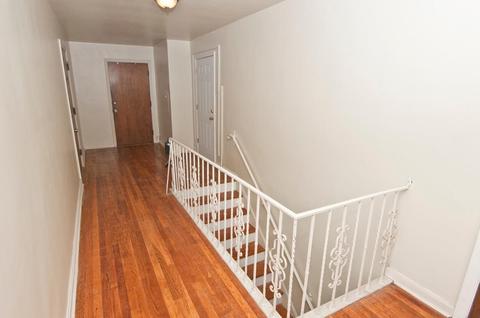 2921 Marshall Ave, Cincinnati, OH 45220 photo 2