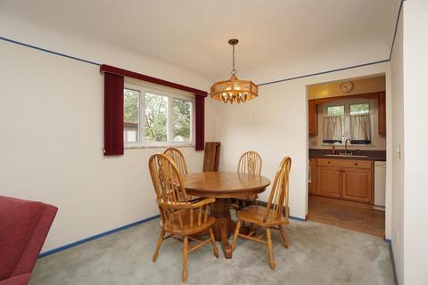 6878 Edmar Ct, Cincinnati, OH 45239 photo 8